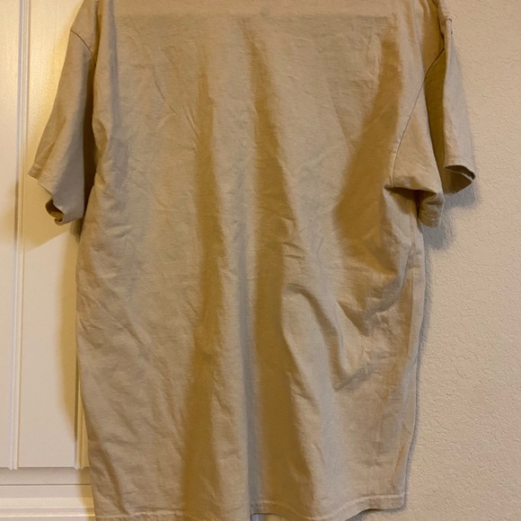 BNWT- LG Johnny Cash Graphic Tee - Beige - Picture 3 of 5